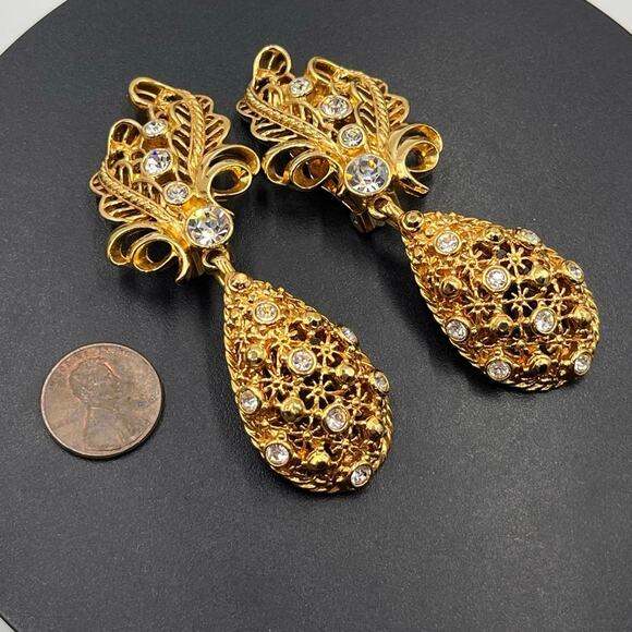 Jose Maria Barrera Avon Versatile Elegance Rhinestone Filigree Clip-On Earrings - Picture 10 of 10